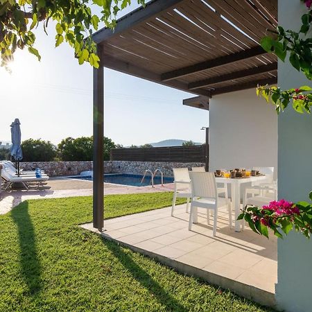 Next To Haraki Beach , Taverns Bars & 10 To Lindos Bagian luar foto