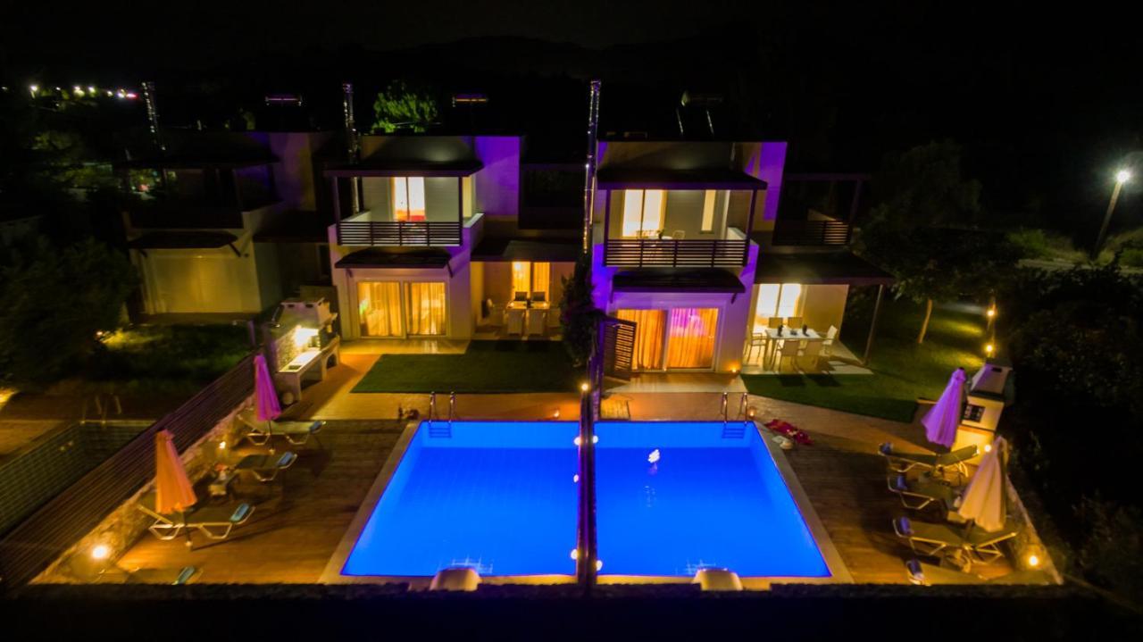 Next To Haraki Beach , Taverns Bars & 10 To Lindos Bagian luar foto