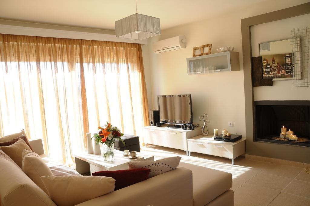 Next To Haraki Beach , Taverns Bars & 10 To Lindos Ruang foto