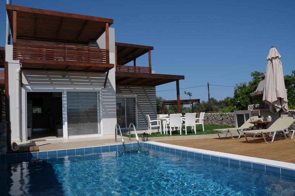 Next To Haraki Beach , Taverns Bars & 10 To Lindos Ruang foto