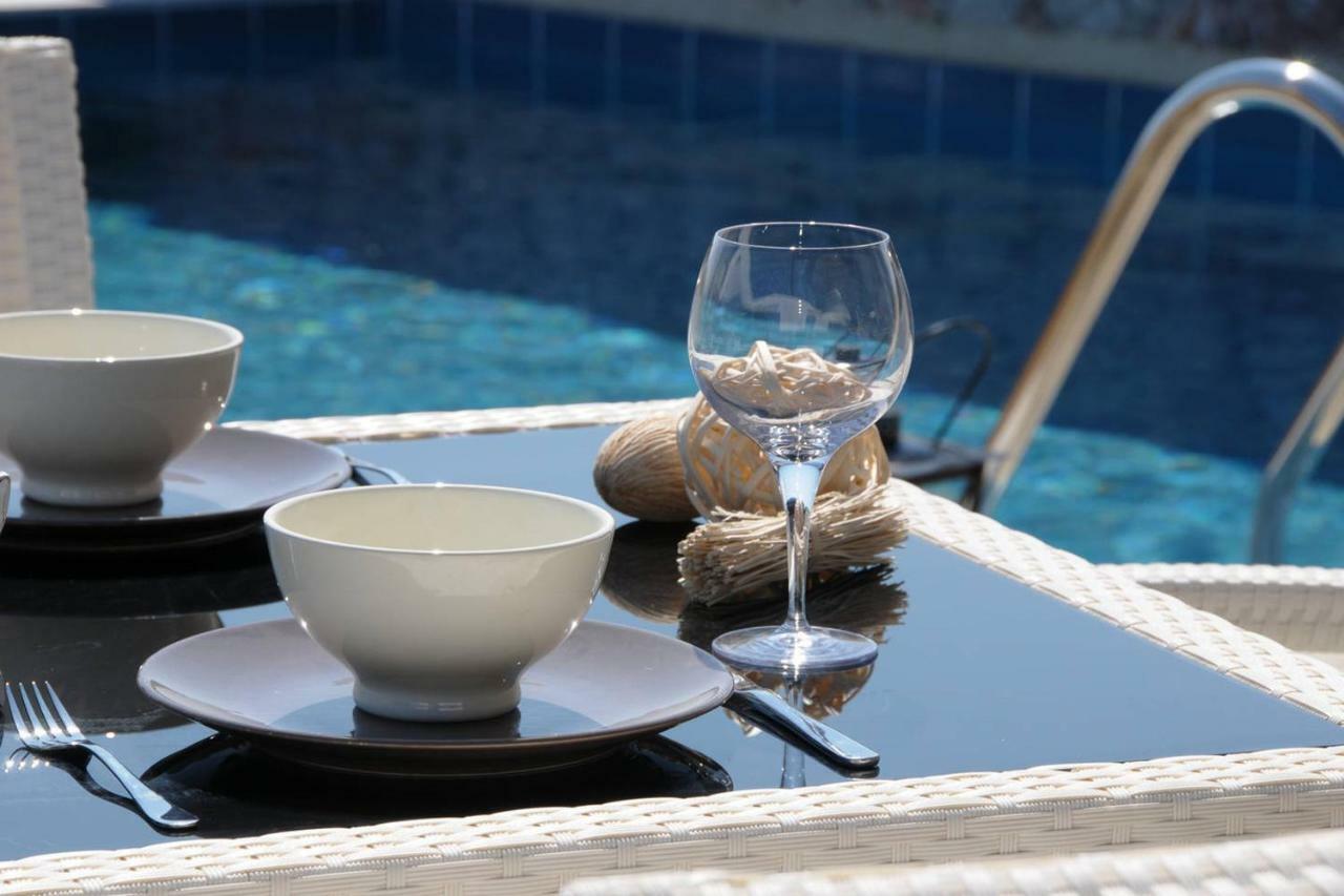 Next To Haraki Beach , Taverns Bars & 10 To Lindos Bagian luar foto